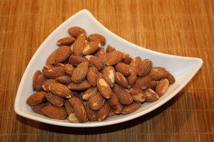 Mandelkerne Geroestet